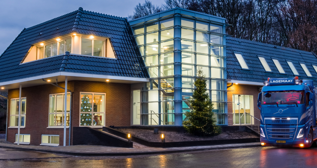 Foto-pand-kerstboom-2025-scaled-aspect-ratio-1225-650